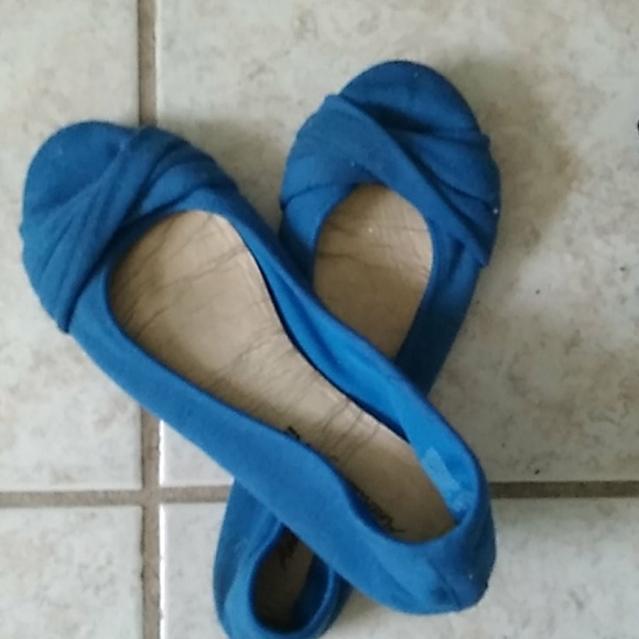 Flats - Picture 3 of 3